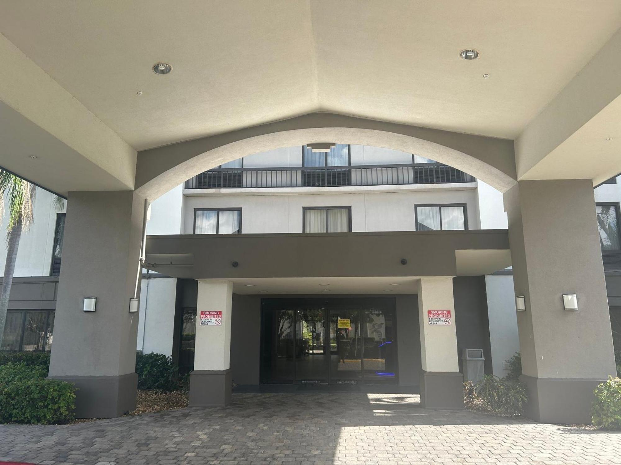 Airport Inn Fort Myers Exterior foto